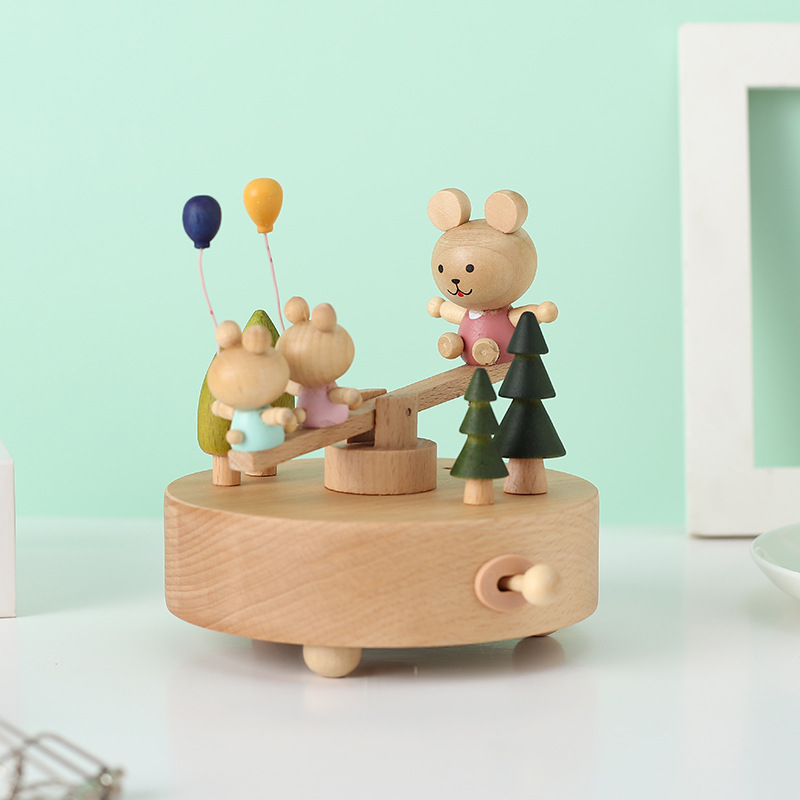 Little Bear Beech Clockwork Music Box Solid Wood Eight Tone Box Creative Wood Crafts Personality New And Unique Home Decoration